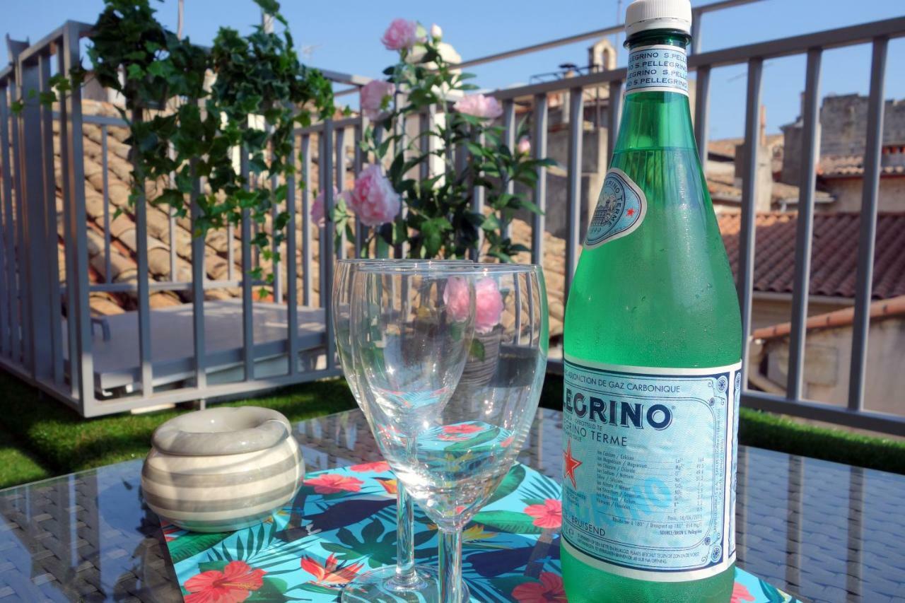 Arles Holiday - La Terrasse Buitenkant foto